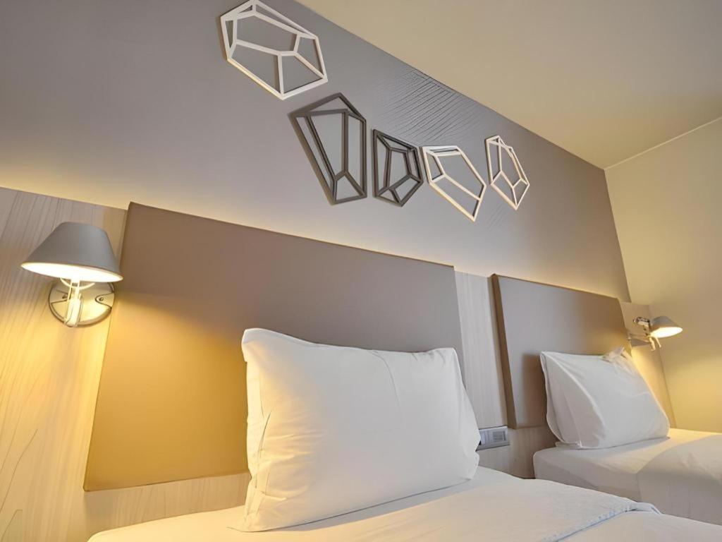 The Heritage Silom Hotel Bangkok Esterno foto