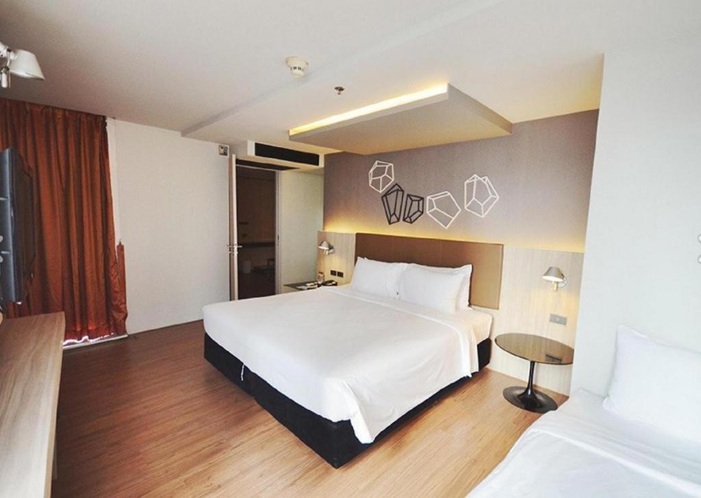 The Heritage Silom Hotel Bangkok Esterno foto