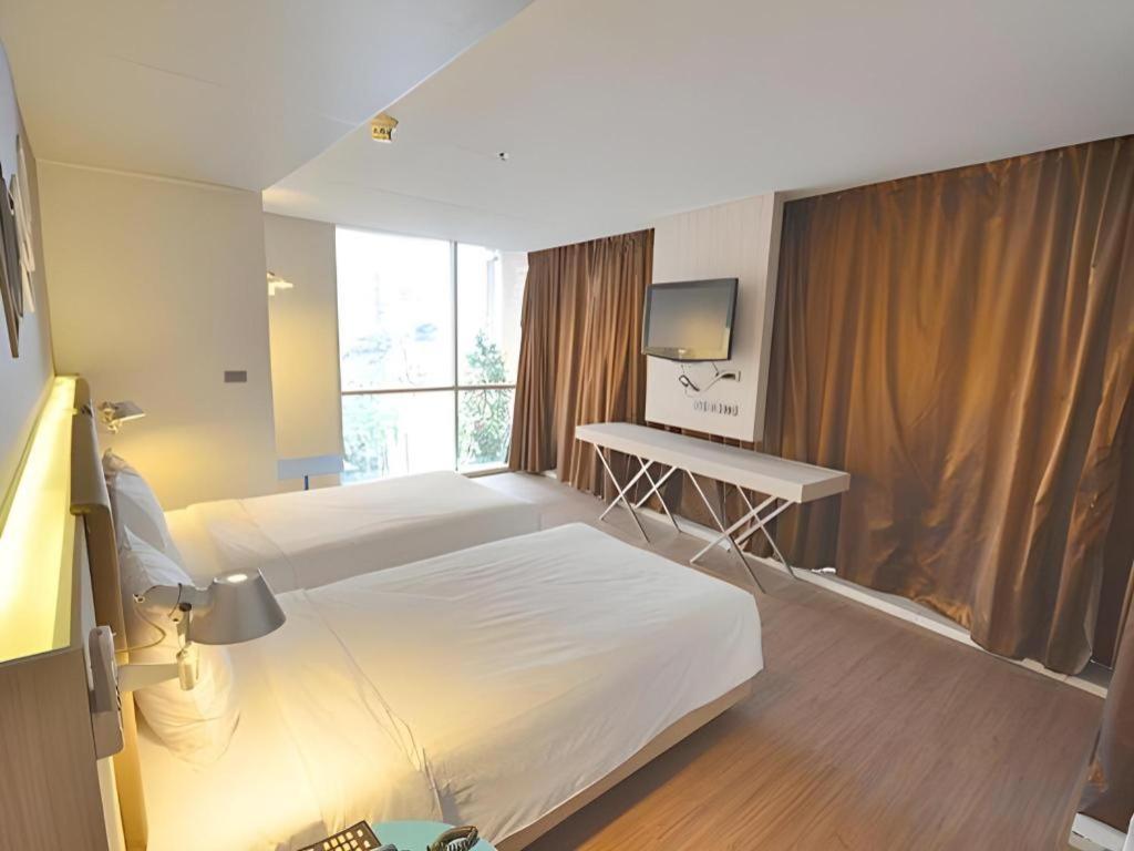 The Heritage Silom Hotel Bangkok Esterno foto
