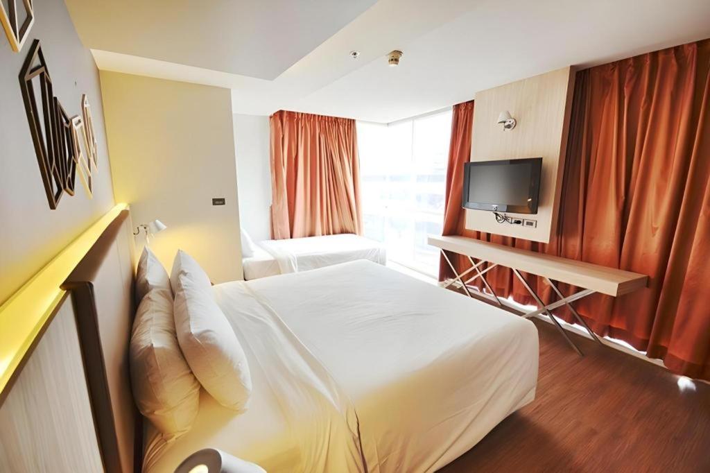 The Heritage Silom Hotel Bangkok Esterno foto