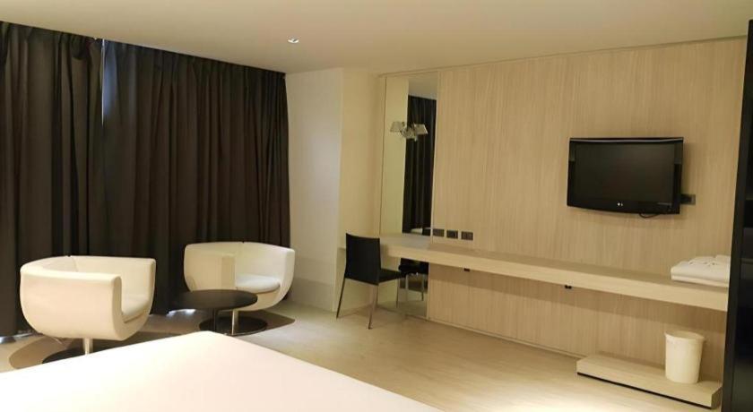 The Heritage Silom Hotel Bangkok Esterno foto